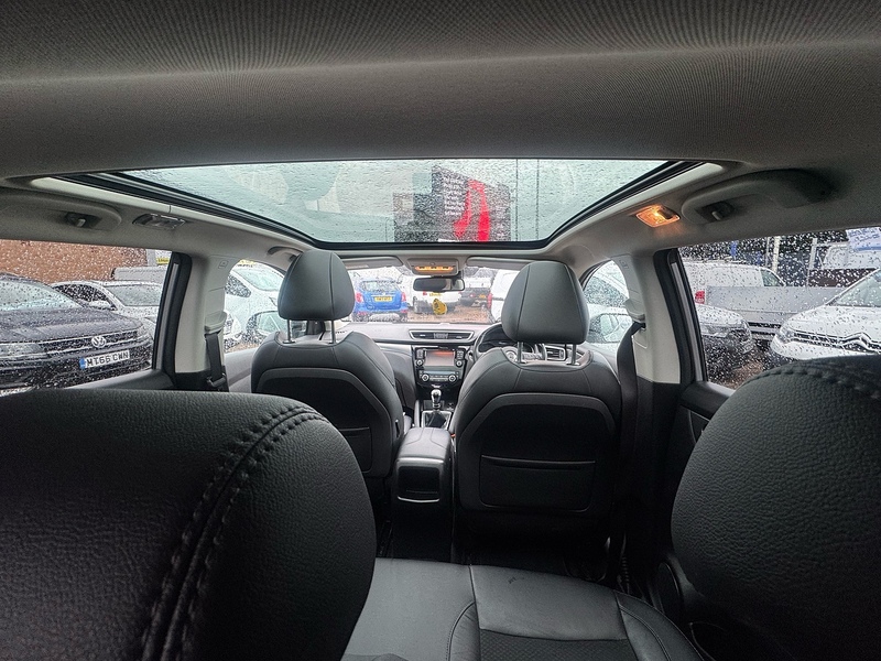 Nissan Qashqai DIG-T Tekna - U2763