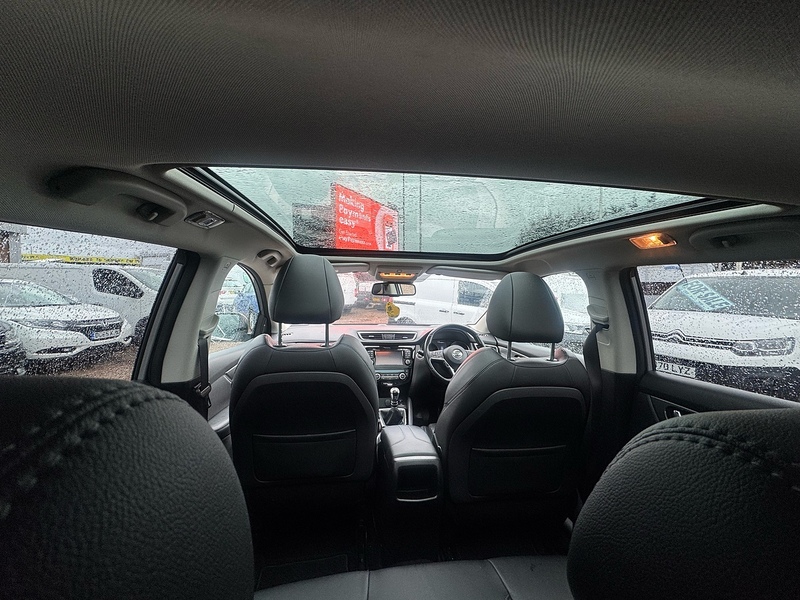 Nissan Qashqai DIG-T Tekna - U2763