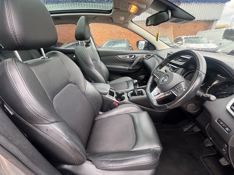 Nissan Qashqai DIG-T Tekna - U2763