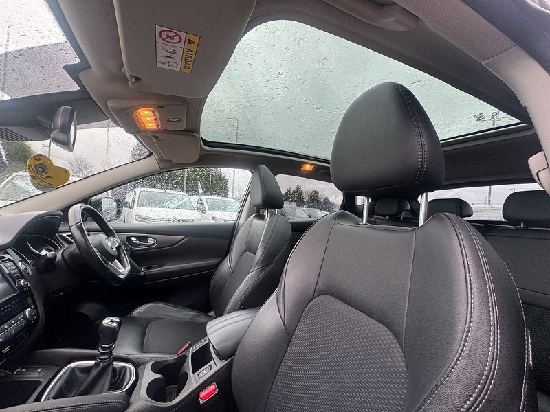 Nissan Qashqai DIG-T Tekna - U2763