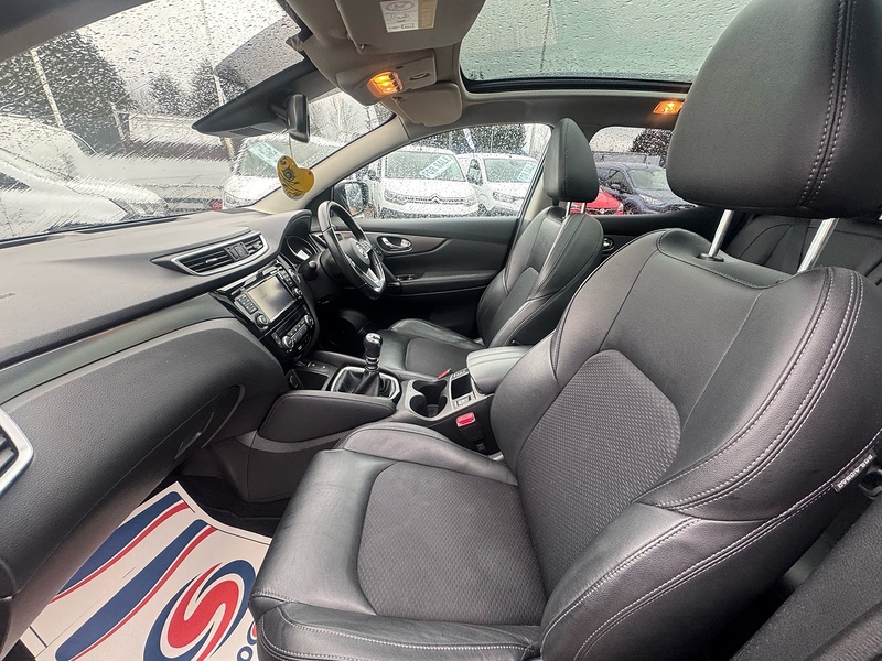 Nissan Qashqai DIG-T Tekna - U2763