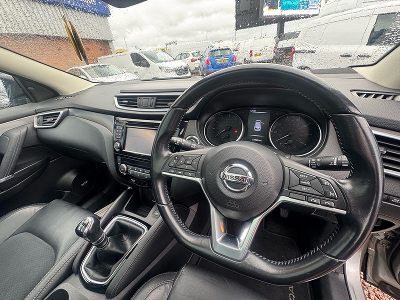 Nissan Qashqai DIG-T Tekna - U2763