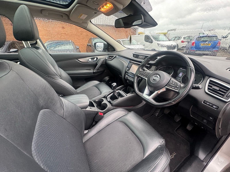 Nissan Qashqai DIG-T Tekna - U2763