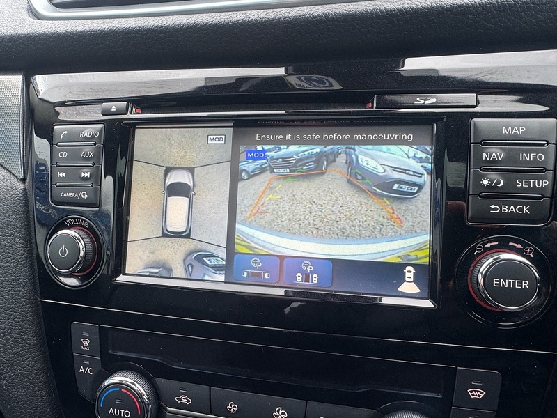 Nissan Qashqai DIG-T Tekna - U2763