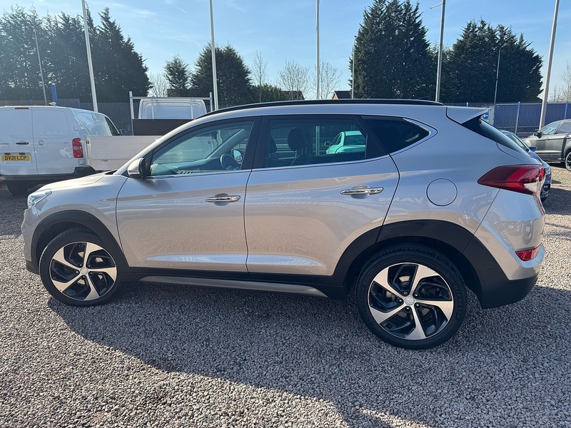 Hyundai TUCSON CRDi Premium SE - U2766