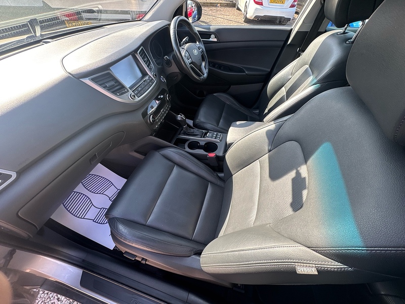 Hyundai TUCSON CRDi Premium SE - U2766