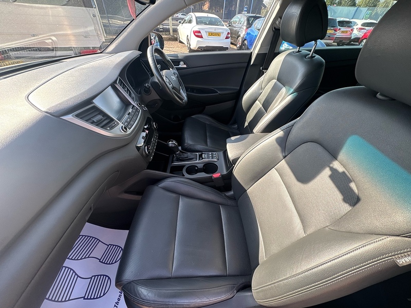 Hyundai TUCSON CRDi Premium SE - U2766