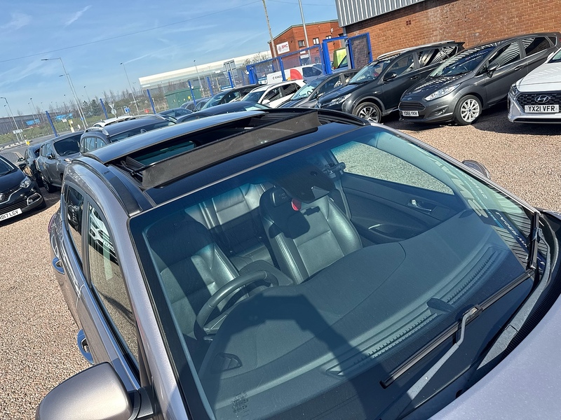 Hyundai TUCSON CRDi Premium SE - U2766
