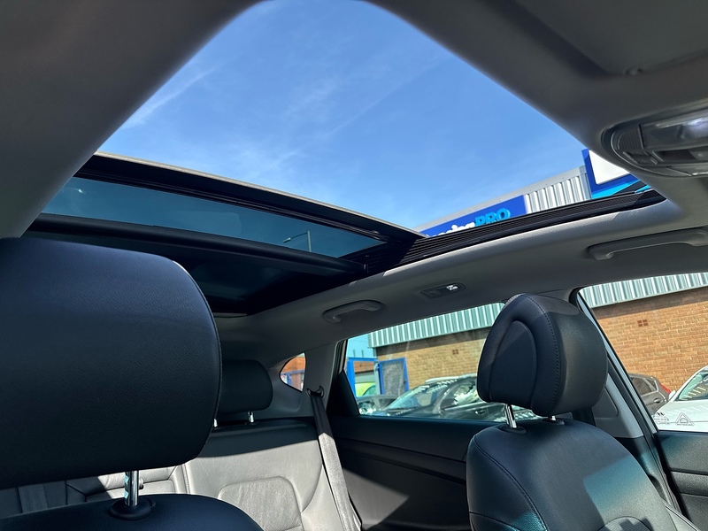Hyundai TUCSON CRDi Premium SE - U2766