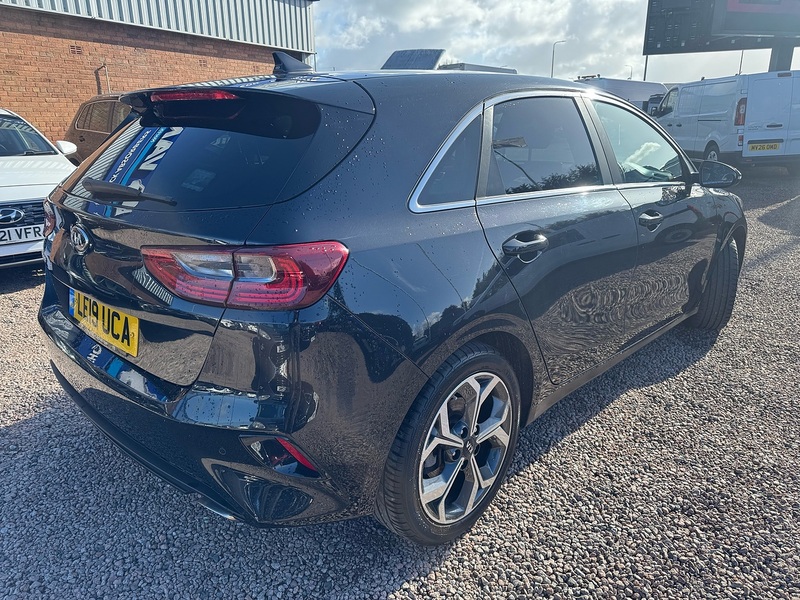 Kia Ceed CRDi 3 - U2768