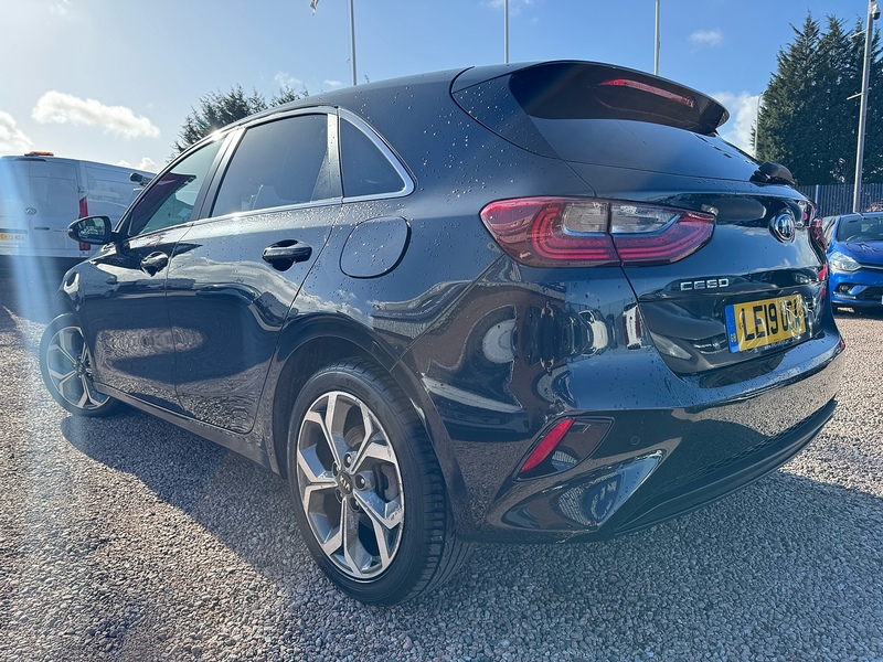 Kia Ceed CRDi 3 - U2768
