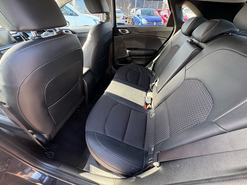 Kia Ceed CRDi 3 - U2768