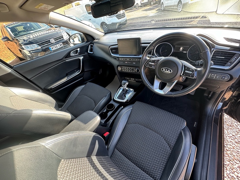 Kia Ceed CRDi 3 - U2768