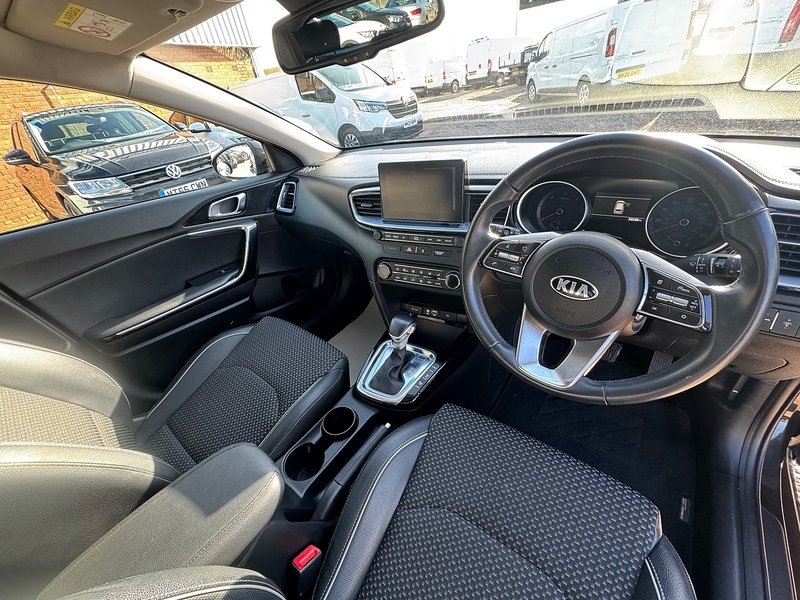 Kia Ceed CRDi 3 - U2768