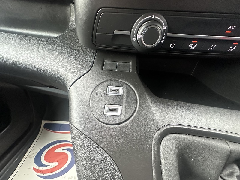 Citroen Berlingo BlueHDi 1000 Driver M - U2772