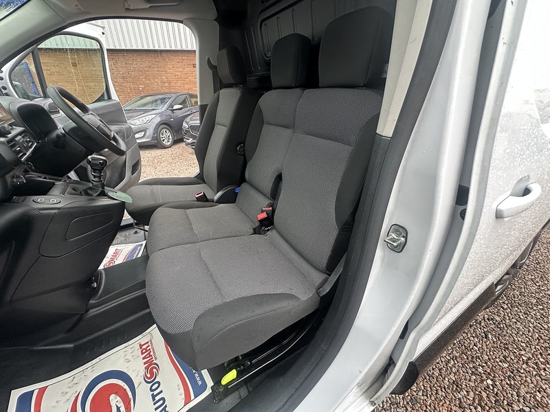 Citroen Berlingo BlueHDi 1000 Driver M - U2772