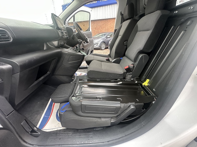 Citroen Berlingo BlueHDi 1000 Driver M - U2772