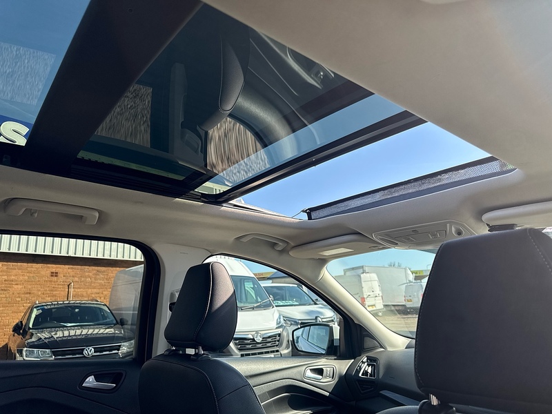 Ford Kuga TDCi EcoBlue Titanium X Edition - U2775