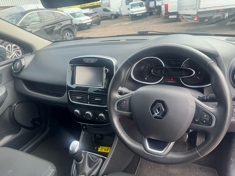 Renault Clio TCe Iconic - U2786