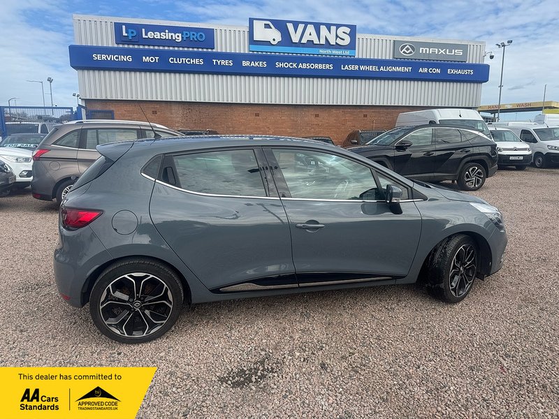 Renault Clio TCe Iconic - U2786