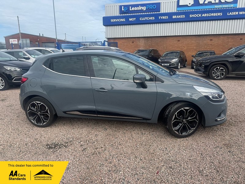 Renault Clio TCe Iconic - U2786