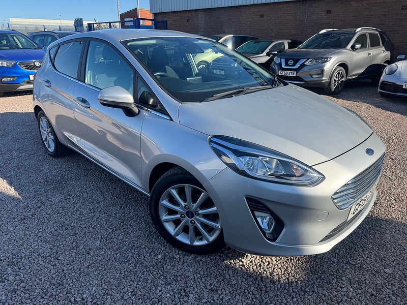 Ford Fiesta T EcoBoost Titanium - U2798