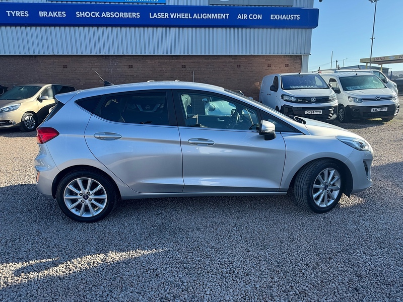 Ford Fiesta T EcoBoost Titanium - U2798