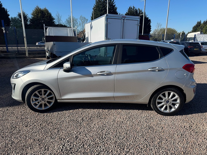 Ford Fiesta T EcoBoost Titanium - U2798