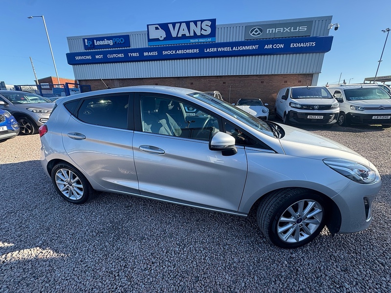 Ford Fiesta T EcoBoost Titanium - U2798