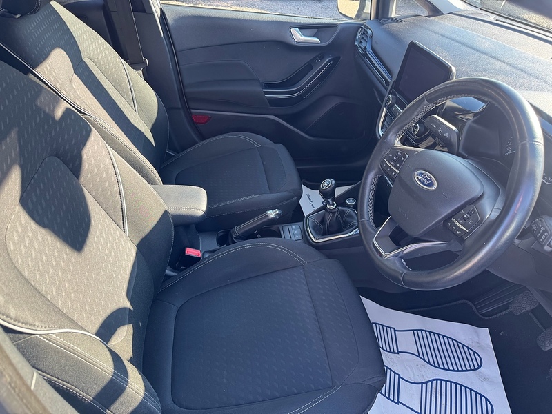 Ford Fiesta T EcoBoost Titanium - U2798