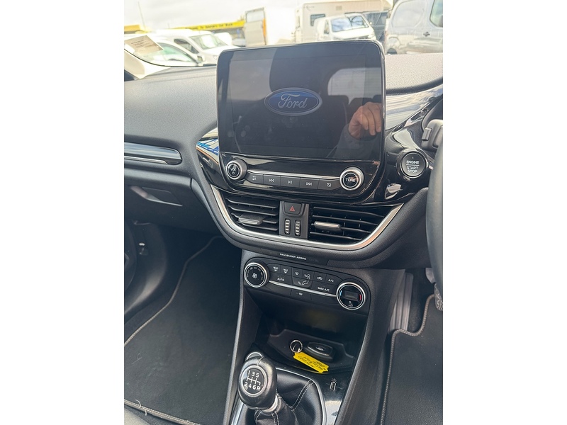 Ford Fiesta T EcoBoost Titanium - U2800