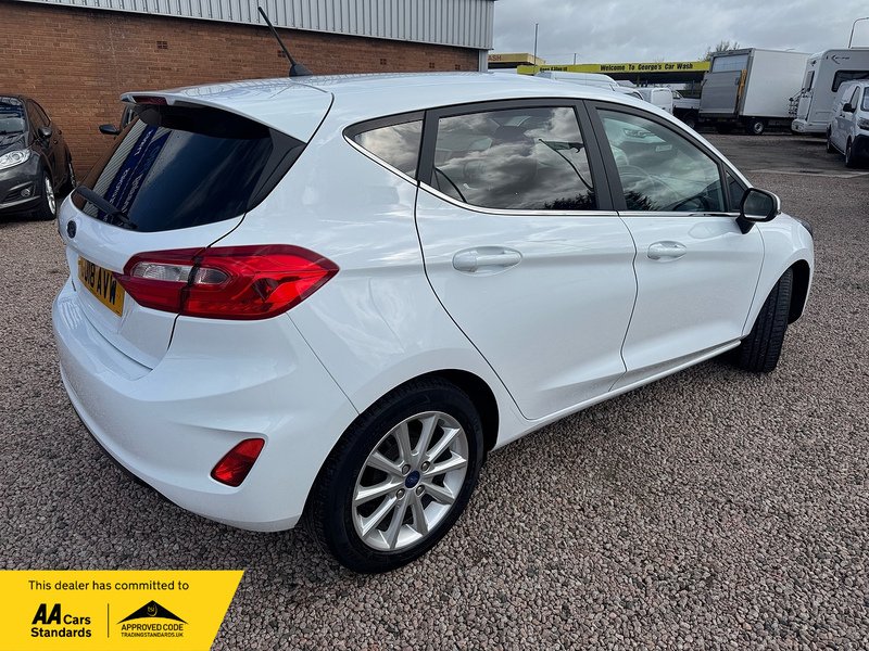 Ford Fiesta T EcoBoost Titanium - U2800