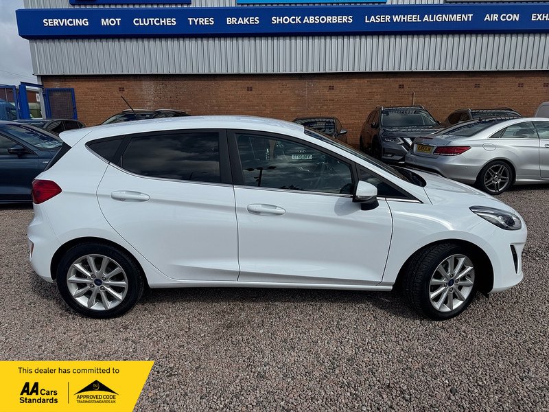 Ford Fiesta T EcoBoost Titanium - U2800