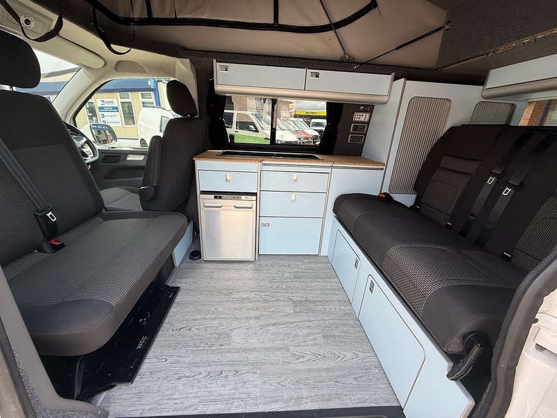 Volkswagen Transporter TDI T28 Camper - U2812