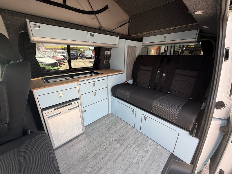 Volkswagen Transporter TDI T28 Camper - U2812