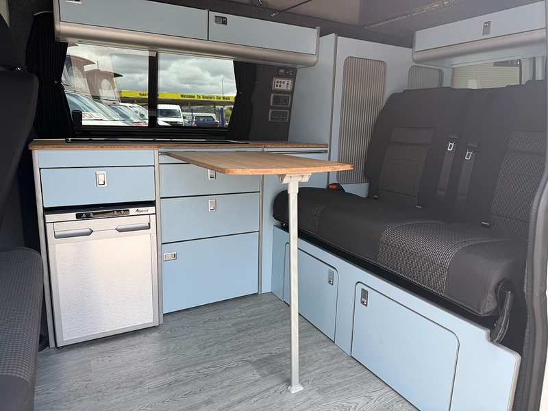 Volkswagen Transporter TDI T28 Camper - U2812