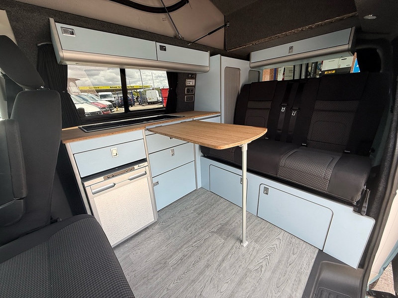 Volkswagen Transporter TDI T28 Camper - U2812