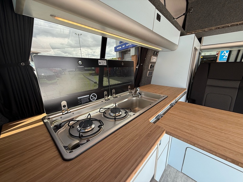 Volkswagen Transporter TDI T28 Camper - U2812
