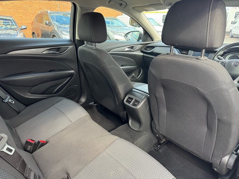Vauxhall Insignia Turbo D SE Nav - U2816