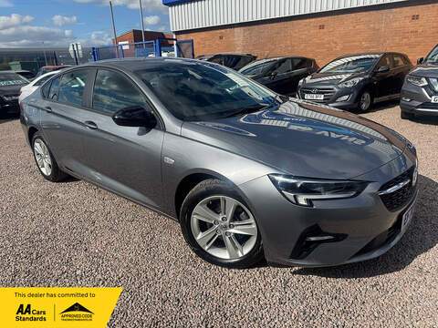 Vauxhall Insignia 1.4i Turbo Active SUV 5dr Petrol Auto Euro 6 (140 ps)