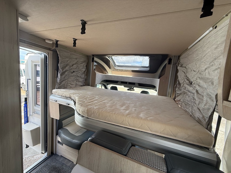 Ford AUTOTRAIL MOTORHOME F-72 AUTOTRAIL MOTORHOME F-72 - U2817