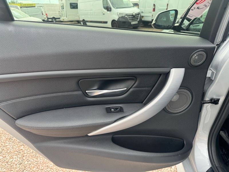 BMW 3 Series 330d BluePerformance M Sport - U2830