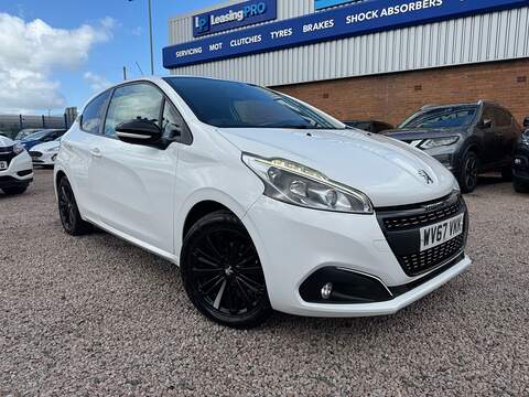 Peugeot 208 1.2 16V Dynamique MediaNav Hatchback 5dr Petrol Manual Euro 5 (75 ps)