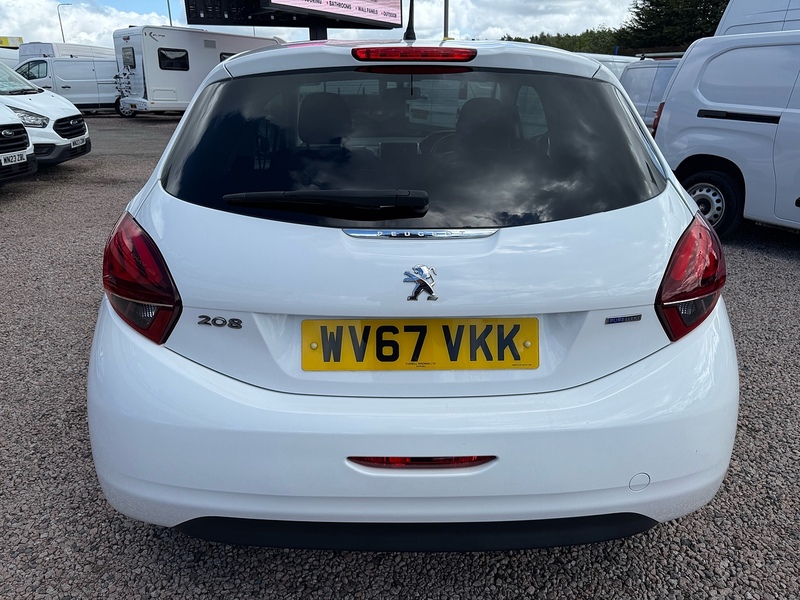 Peugeot 208 PureTech Black Edition - U2843