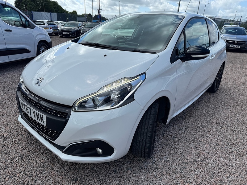 Peugeot 208 PureTech Black Edition - U2843
