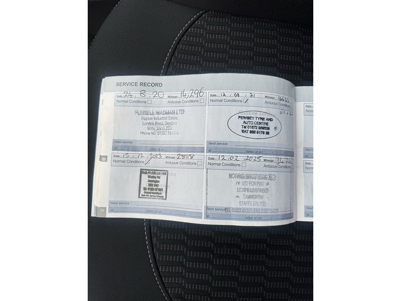 Peugeot 208 PureTech Black Edition - U2843