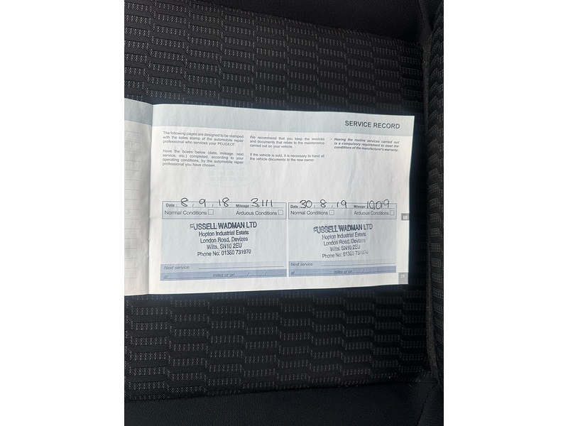 Peugeot 208 PureTech Black Edition - U2843