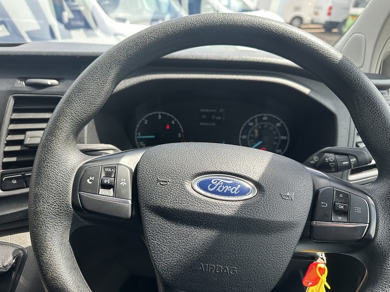 Ford Transit Custom 300 EcoBlue Leader - U2855