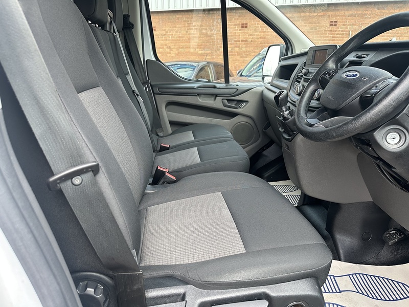 Ford Transit Custom 300 EcoBlue Leader - U2855