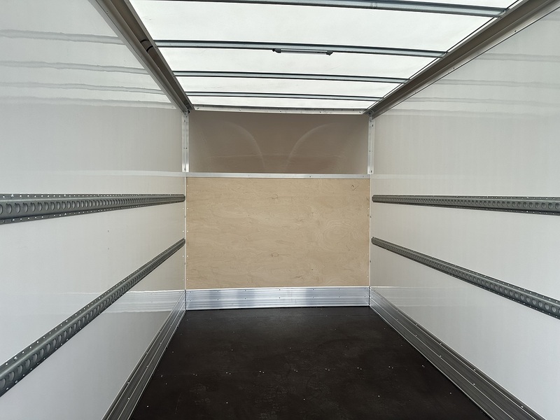 MAXUS Deliver 9 D20 Luton Tail Lift - U2880